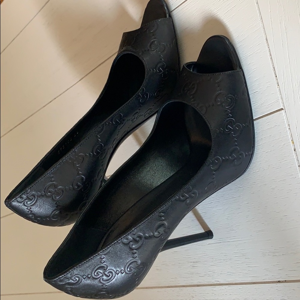 Black Gucci Aleppo peep toe pumps